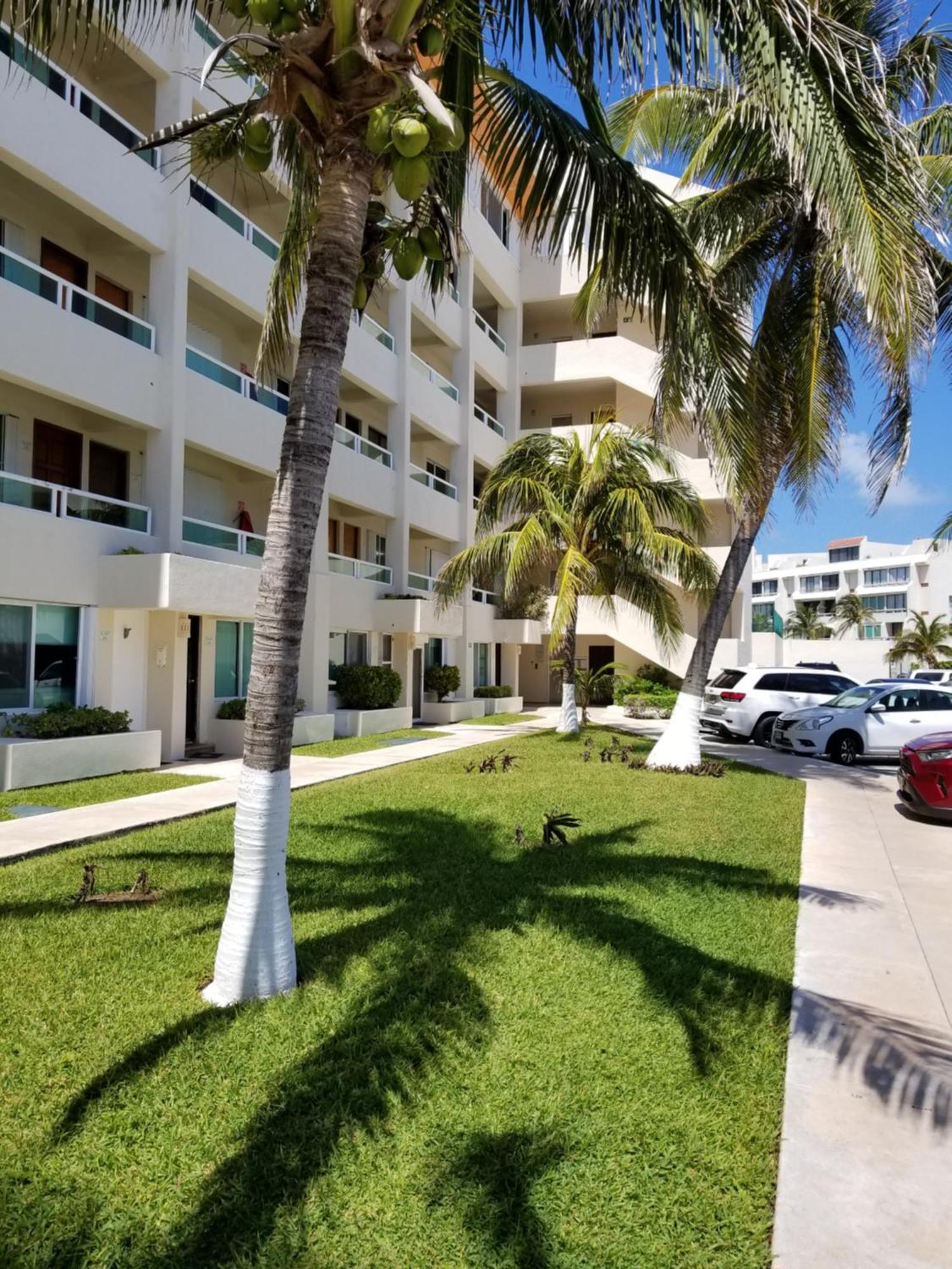 Ocean View Three Bedroom, Three Story Penthouse By The Beach カンクン エクステリア 写真